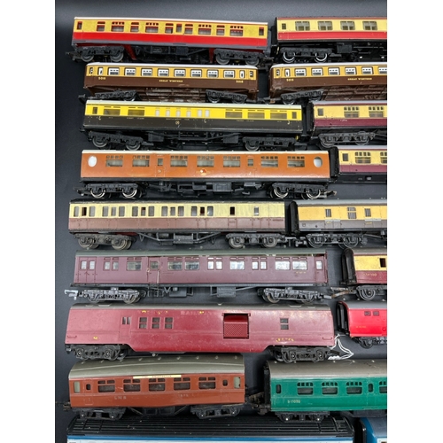 34 - Job Lot of OO Gauge Rolling Stock, mainly 'Ready-to-Roll' but some need attention, also a few OO gau... 