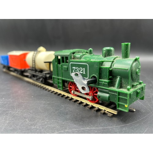 36 - Hornby Clockwork Green with Red wheels 0-4-0 Locomotive #7321 plus two wagons & tanker, with key, Te... 