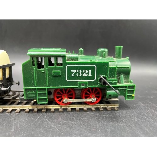 36 - Hornby Clockwork Green with Red wheels 0-4-0 Locomotive #7321 plus two wagons & tanker, with key, Te... 