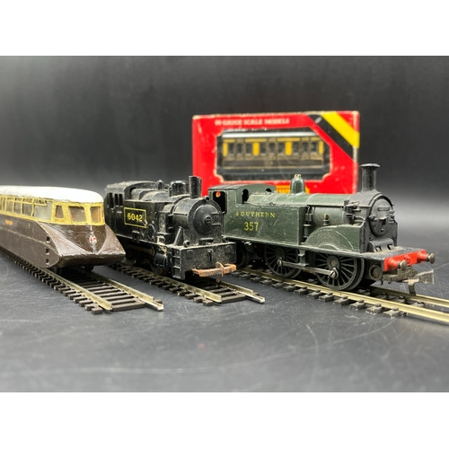 38 - Great Western Railcar and Two OO Steam Locos, all Non-Runners, GW Railcar appears kit-built with cru... 