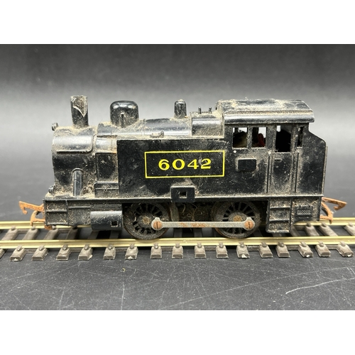 38 - Great Western Railcar and Two OO Steam Locos, all Non-Runners, GW Railcar appears kit-built with cru... 