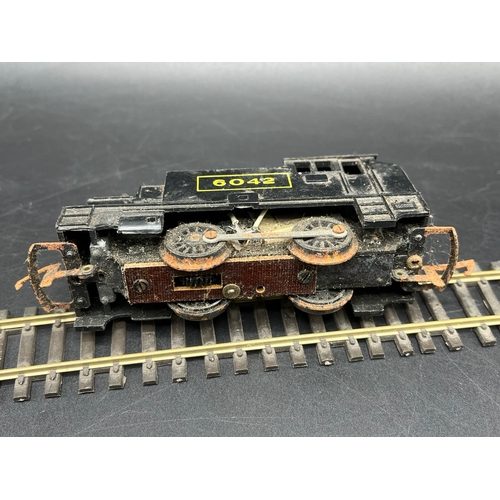 38 - Great Western Railcar and Two OO Steam Locos, all Non-Runners, GW Railcar appears kit-built with cru... 