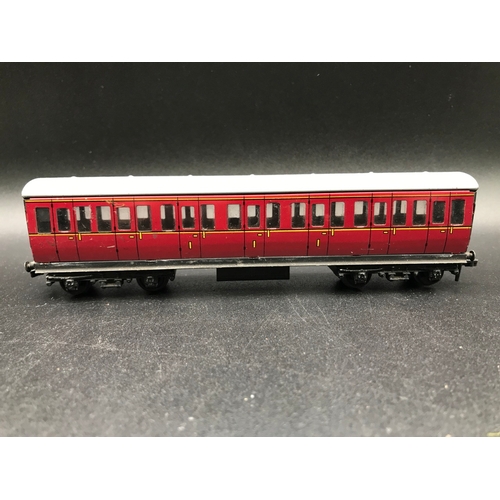 47 - Three Dublo Coaches, Southern Railway Restaurant Car (Poor), LNER D1 #45402 Brake/3rd Teak (Poor) an... 