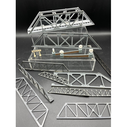 77 - Various Model Railway Tunnel entrances and Iron Girder bridges as shown - Fair 1000g