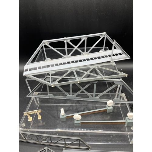 77 - Various Model Railway Tunnel entrances and Iron Girder bridges as shown - Fair 1000g