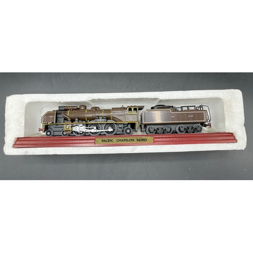 125 - OO/HO scale Pacific Chaperon Nord 4-6-2 Steam locomotive with tender, Calais C7 F7 3.1192 in Brown l... 