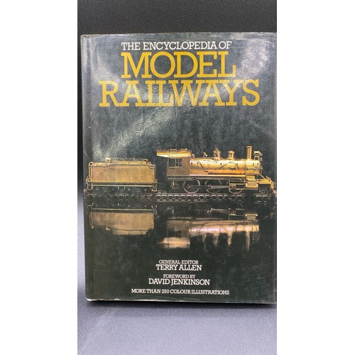 127 - 3 Hardback Model Railway books - The World of Model Trains, Encyclopedia Model Railways & Railway mo... 