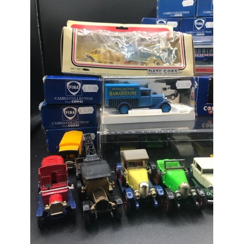 215 - 24 Die-cast mostly Vintage era Vehicles, Corgi Cameo Collection boxed (9), Mostly Corgi, few Matchbo... 