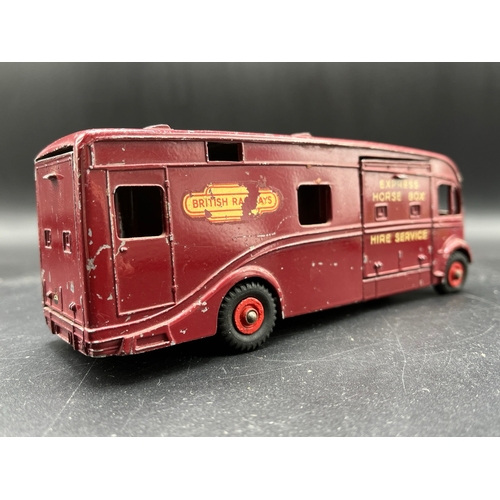 249 - Dinky Supertoys Horse-Box - Fair (1) 250g