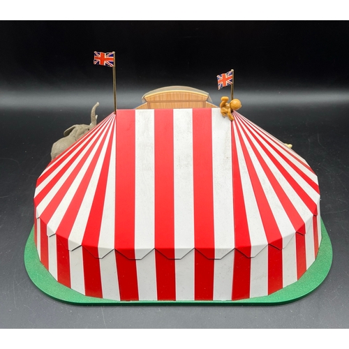 279 - Lledo Days Gone BS1002 Chipperfields Big Top with animals, Showing Dust, Box flap detached and Poor,... 