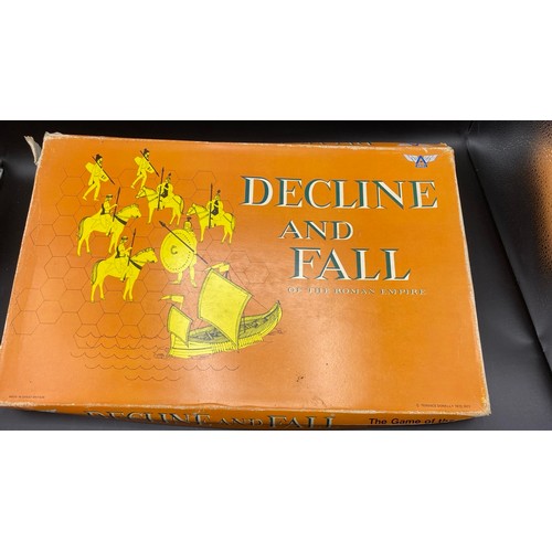 302 - Nine Board Games. F/G. (9) 10000g.
Diplomacy - The new game of international intrigue. (1970s)
Decli... 