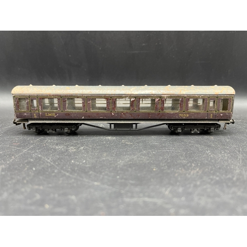 60A - 17 mostly Trix Twin Rolling-stock as shown Poor/Fair (17)