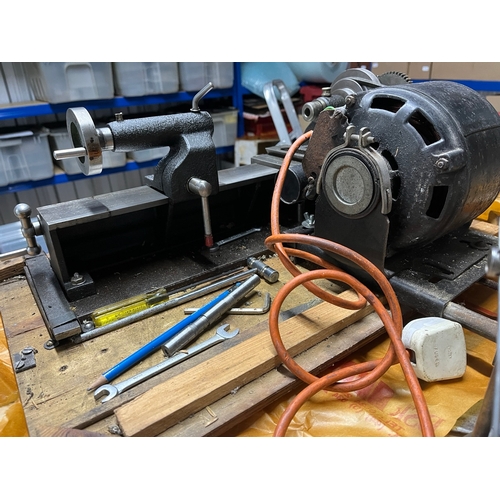 60 - Post-war Model Engineers Lathe with gears for screw cutting and tapering. Complete with chucks, tail... 