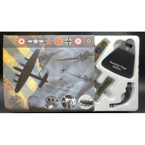 38 - Atlas Edition Jet Age Military Aircraft Models Boxed, Coasters & Cufflinks. (4000g) (15).
Sealed and... 