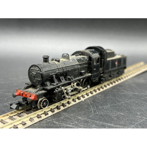 67 - Two 'N' gauge Steam Locomotives 2-6-0 with Tenders (300g)
Minitrix N202 Class 2MT 2-6-0 46400 in BR ... 