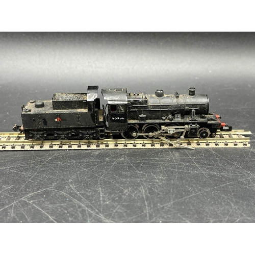 67 - Two 'N' gauge Steam Locomotives 2-6-0 with Tenders (300g)
Minitrix N202 Class 2MT 2-6-0 46400 in BR ... 