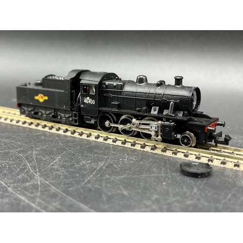 67 - Two 'N' gauge Steam Locomotives 2-6-0 with Tenders (300g)
Minitrix N202 Class 2MT 2-6-0 46400 in BR ... 