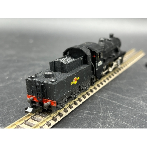 67 - Two 'N' gauge Steam Locomotives 2-6-0 with Tenders (300g)
Minitrix N202 Class 2MT 2-6-0 46400 in BR ... 