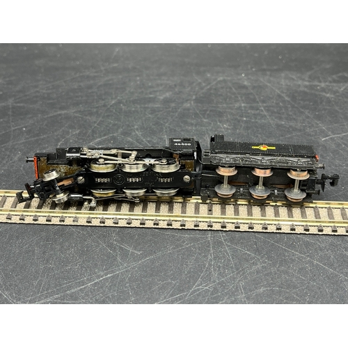 67 - Two 'N' gauge Steam Locomotives 2-6-0 with Tenders (300g)
Minitrix N202 Class 2MT 2-6-0 46400 in BR ... 