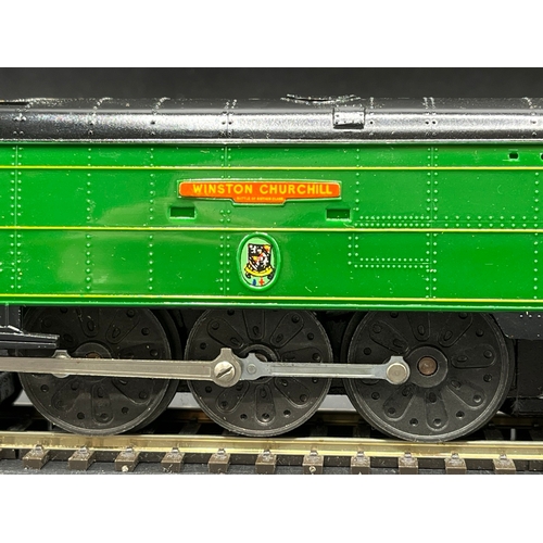 191 - Triang Hornby R.869S SR Battle of Britain 4-6-2 'Winston Churchill' Locomotive #21C151 in Very Good ... 