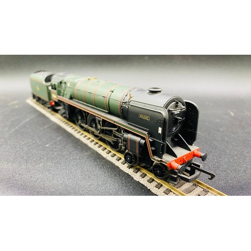 193 - 2 Hornby Boxed Locomotives 00 Gauge. (2). 910g. Tested Runners.
Hornby 61xx Class 2-6-2T Praire No 6... 