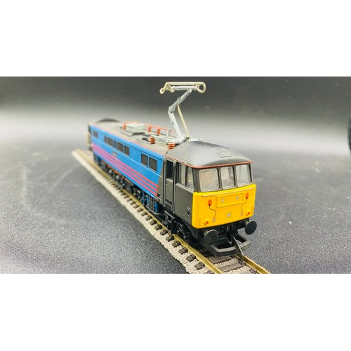 195 - 2 Hornby & 1 Lima Boxed Locomotives 00 Gauge. (3). 1100g. Tested Runner.
Hornby R2242 Virgin BoBo El... 