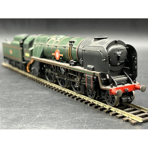 200 - Hornby R2169 BR 4-6-2 'Clan Line' Merchant Navy Class #35028 (China) Tested Runner
(500g)
Five pole ... 