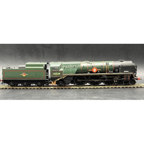 200 - Hornby R2169 BR 4-6-2 'Clan Line' Merchant Navy Class #35028 (China) Tested Runner
(500g)
Five pole ... 