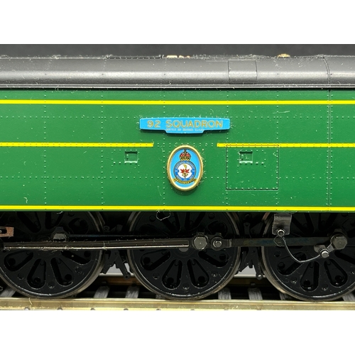 202 - Hornby R2220 BR 4-6-2 Battle of Britain class '92 Squadron' #34081 (China) Tested Runner
(550g)
’Sup... 