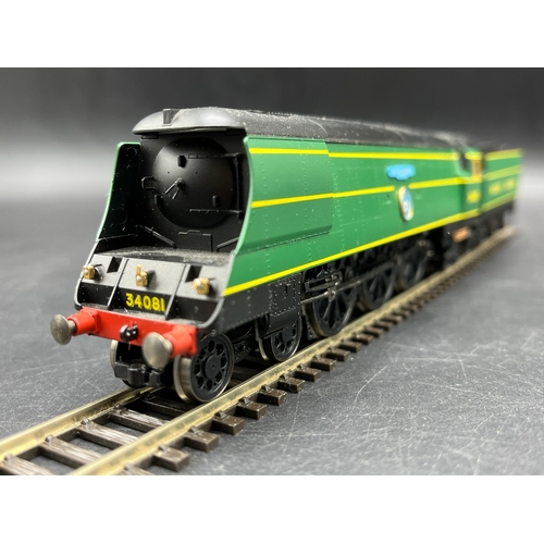 202 - Hornby R2220 BR 4-6-2 Battle of Britain class '92 Squadron' #34081 (China) Tested Runner
(550g)
’Sup... 