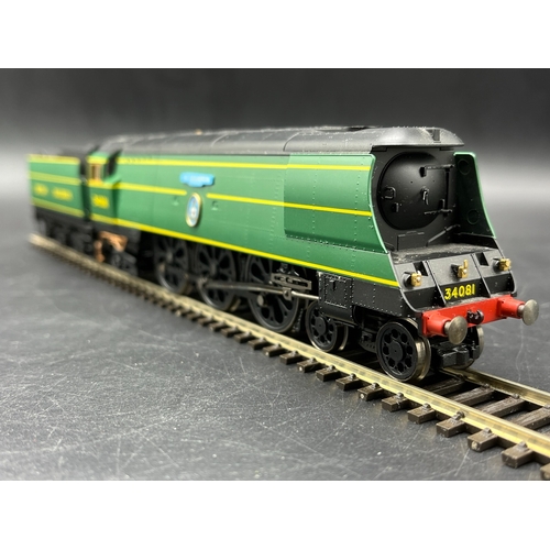 202 - Hornby R2220 BR 4-6-2 Battle of Britain class '92 Squadron' #34081 (China) Tested Runner
(550g)
’Sup... 