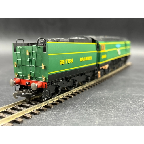 202 - Hornby R2220 BR 4-6-2 Battle of Britain class '92 Squadron' #34081 (China) Tested Runner
(550g)
’Sup... 