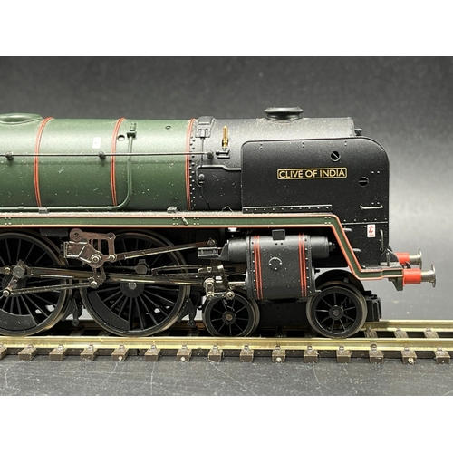 203 - Hornby R2180 BR 4-6-2 Britainia Class 7MT 'Clive of India' #70040 (China) Tested Runner
(550g)
’Supe... 