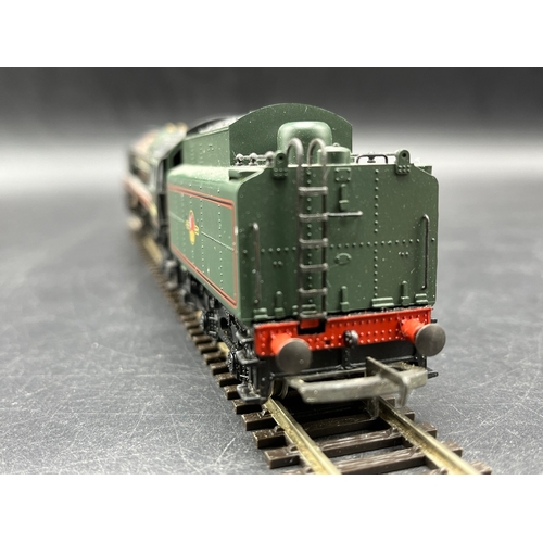 203 - Hornby R2180 BR 4-6-2 Britainia Class 7MT 'Clive of India' #70040 (China) Tested Runner
(550g)
’Supe... 