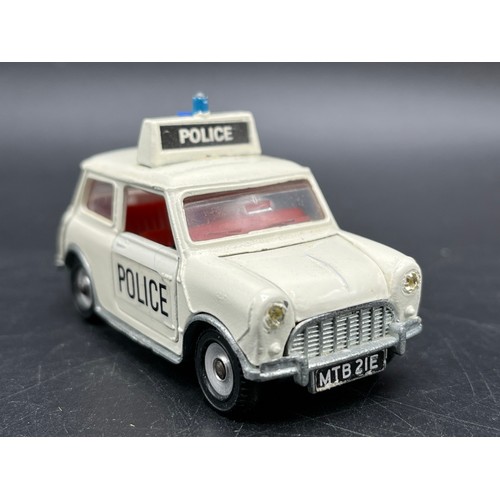 10 - Dinky Toys 250 Police Mini Cooper
(100g)
Red interior
Silver base & radiator grille
Glue fix to chas... 