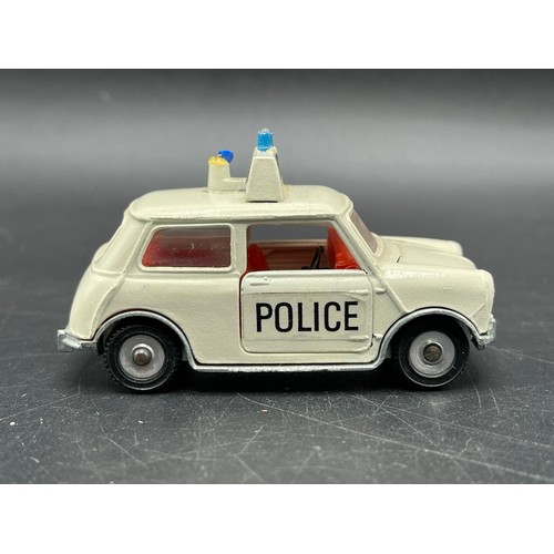 10 - Dinky Toys 250 Police Mini Cooper
(100g)
Red interior
Silver base & radiator grille
Glue fix to chas... 