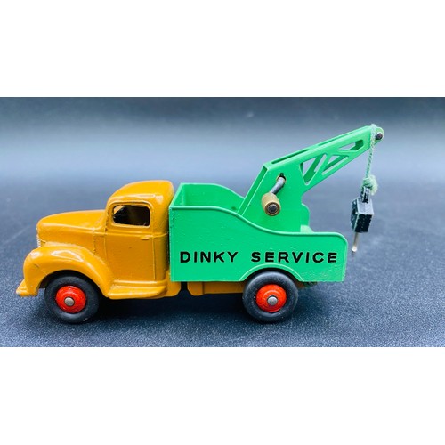 11 - Dinky Toys 25x Breakdown Lorry in original box.  Lorry in good condition, box showing its age. (Plea... 