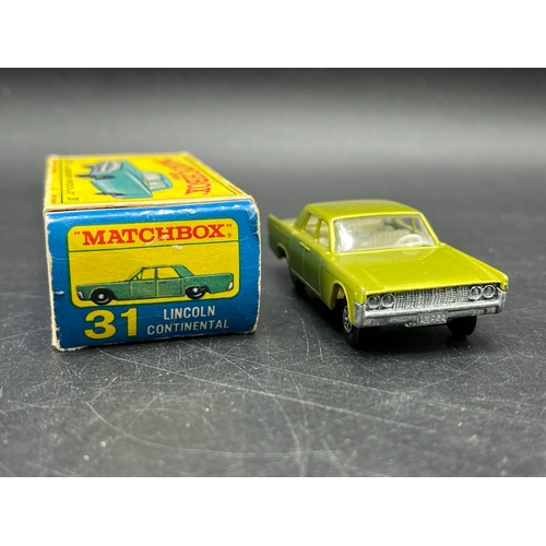 19 - Matchbox Superfast No. 31 Lincoln Continental Boxed
High arches, narrow wheels.
(100g)