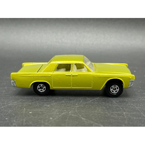 19 - Matchbox Superfast No. 31 Lincoln Continental Boxed
High arches, narrow wheels.
(100g)