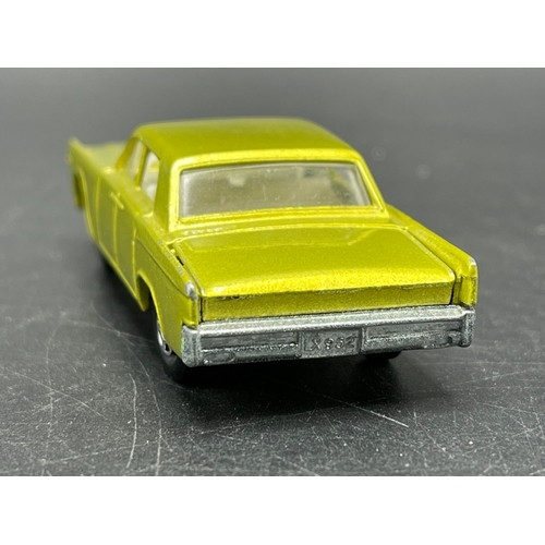 19 - Matchbox Superfast No. 31 Lincoln Continental Boxed
High arches, narrow wheels.
(100g)