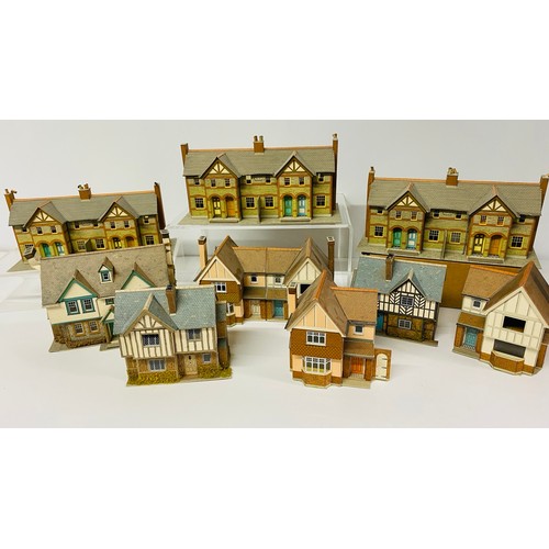 259 - Card Model Houses for Railway Layouts 2400g (32)
Please see ALL photos to see closer condition detai... 