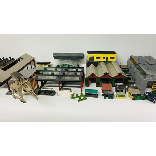 261 - Large Quantity of Scenic Model Railway Plastic Building & Accessories. Previously used in a layout, ... 