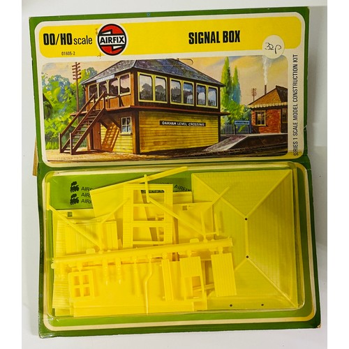 264 - 43 New in Pack HO/OO Model Scenery & Accessories (43) 2600g. Please see photographs for detail.
Incl... 