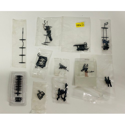 264 - 43 New in Pack HO/OO Model Scenery & Accessories (43) 2600g. Please see photographs for detail.
Incl... 