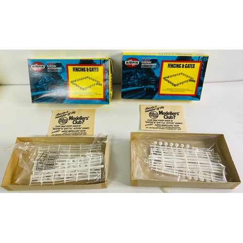 265 - 21 Airfix New in Pack HO/OO Model Kits & Parts (21) 2600g. Please see photographs for detail.
Includ... 