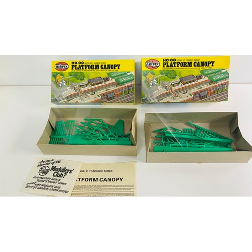 265 - 21 Airfix New in Pack HO/OO Model Kits & Parts (21) 2600g. Please see photographs for detail.
Includ... 