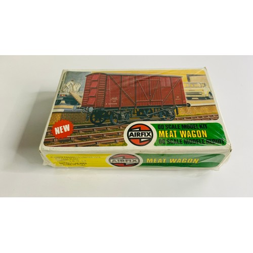 266 - 12 Airfix OO Model Kits (12) 880g. Please see photographs for detail.
Includes:
02661-5 Meat Wagon -... 