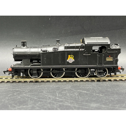 39 - Three Mainline Boxed Steam Locomotives Tested Runners
(1300g)
Mainline 937515 2P Class 4-4-0 Locomot... 