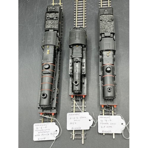 39 - Three Mainline Boxed Steam Locomotives Tested Runners
(1300g)
Mainline 937515 2P Class 4-4-0 Locomot... 