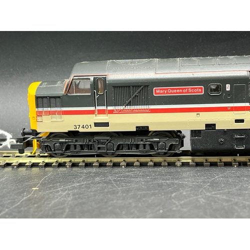 44 - Three Lima Boxed Diesel/Electric Locomotives Tested Runners
(1400g)
Lima 205256 Class 47 in Intercit... 